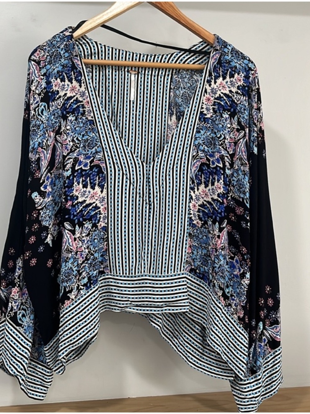 Free People Floral V- Neck Cropped Top, Size M